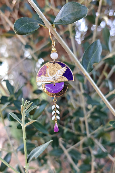 Boucles d'oreilles asymétriques violettes grue en papier japonais