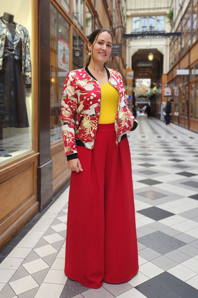 Veste bombers femme en tissu japonais rouge grues et chrisanthemes par Fleurs d'Ascenseurs