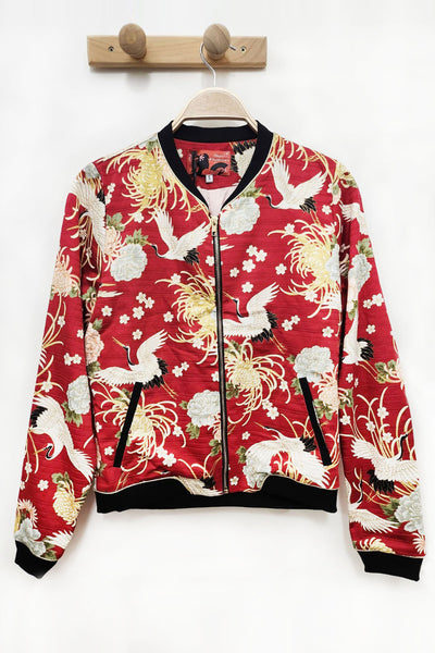 Veste bombers femme en tissu japonais rouge grues et chrisanthemes par Fleurs d'Ascenseurs