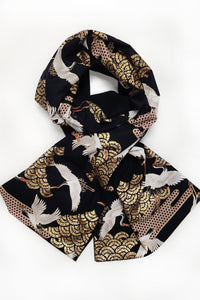 Echarpe en patchwork de coton japonais noire, enroulée