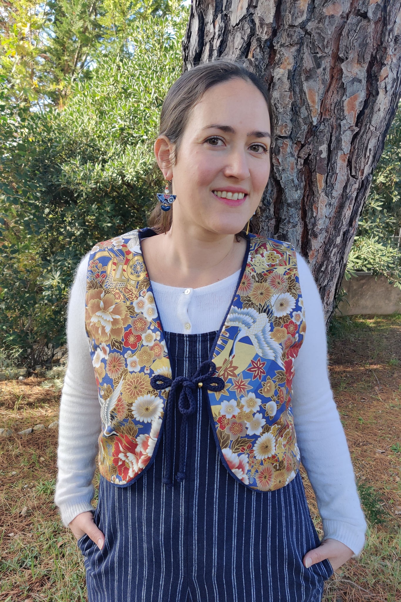 gilet en tissu japonais traditionnel bleu  avec motif grue
