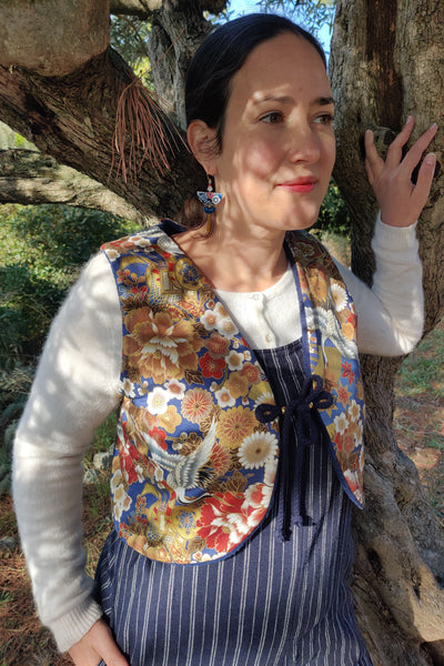 gilet en tissu japonais traditionnel bleu  avec motif grue