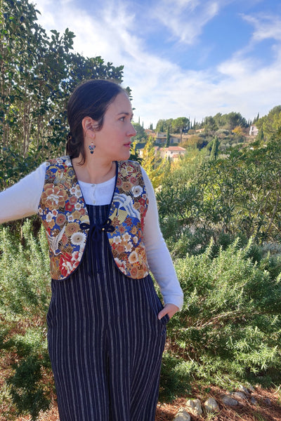 gilet en tissu japonais traditionnel bleu  avec motif grue