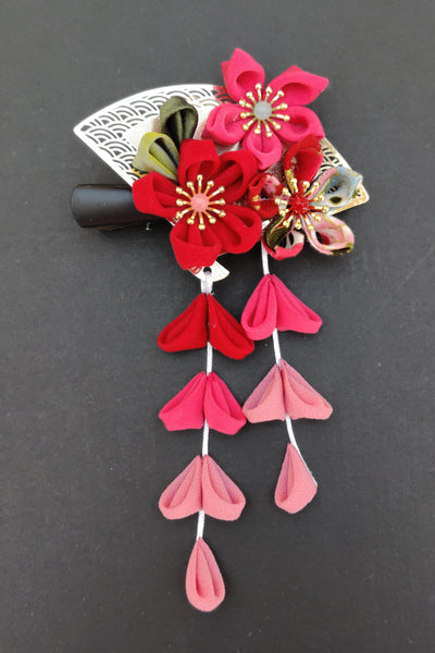 Pince à cheveux kanzashi rouge, rose et dorée fait main par Fleurs d'Ascenseurs