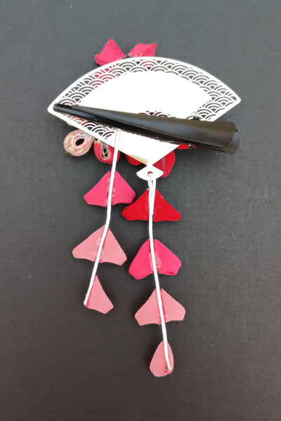 Pince à cheveux kanzashi rouge, rose et dorée fait main par Fleurs d'Ascenseurs