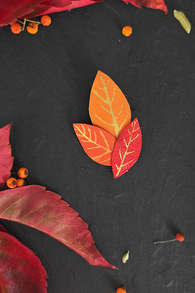 Petites pinces à cheveux feuilles d'automne orange et rouge