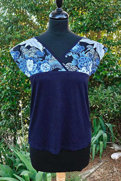 T-shirt femme tissu japonais à motif Grues et fleurs bleues et argenté