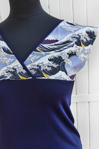 T-shirt femme en tissu japonais motif grande vague d'Hokusai, zoom