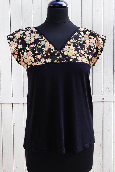 T-shirt femme en tissu japonais motif fleurs de sakura