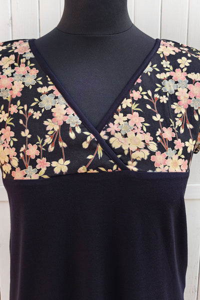 T-shirt femme en tissu japonais motif fleurs de sakura