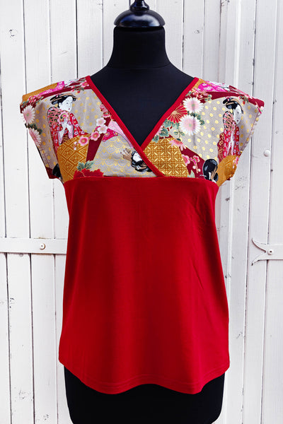 T-shirt femme en tissu japonais motif de geishas rouge