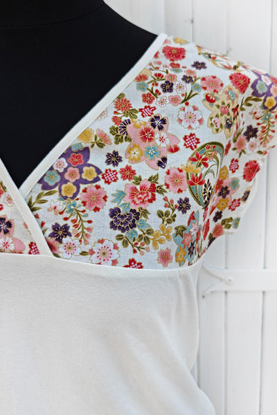 T-shirt femme en tissu japonais fleuri blanc écru , zoom