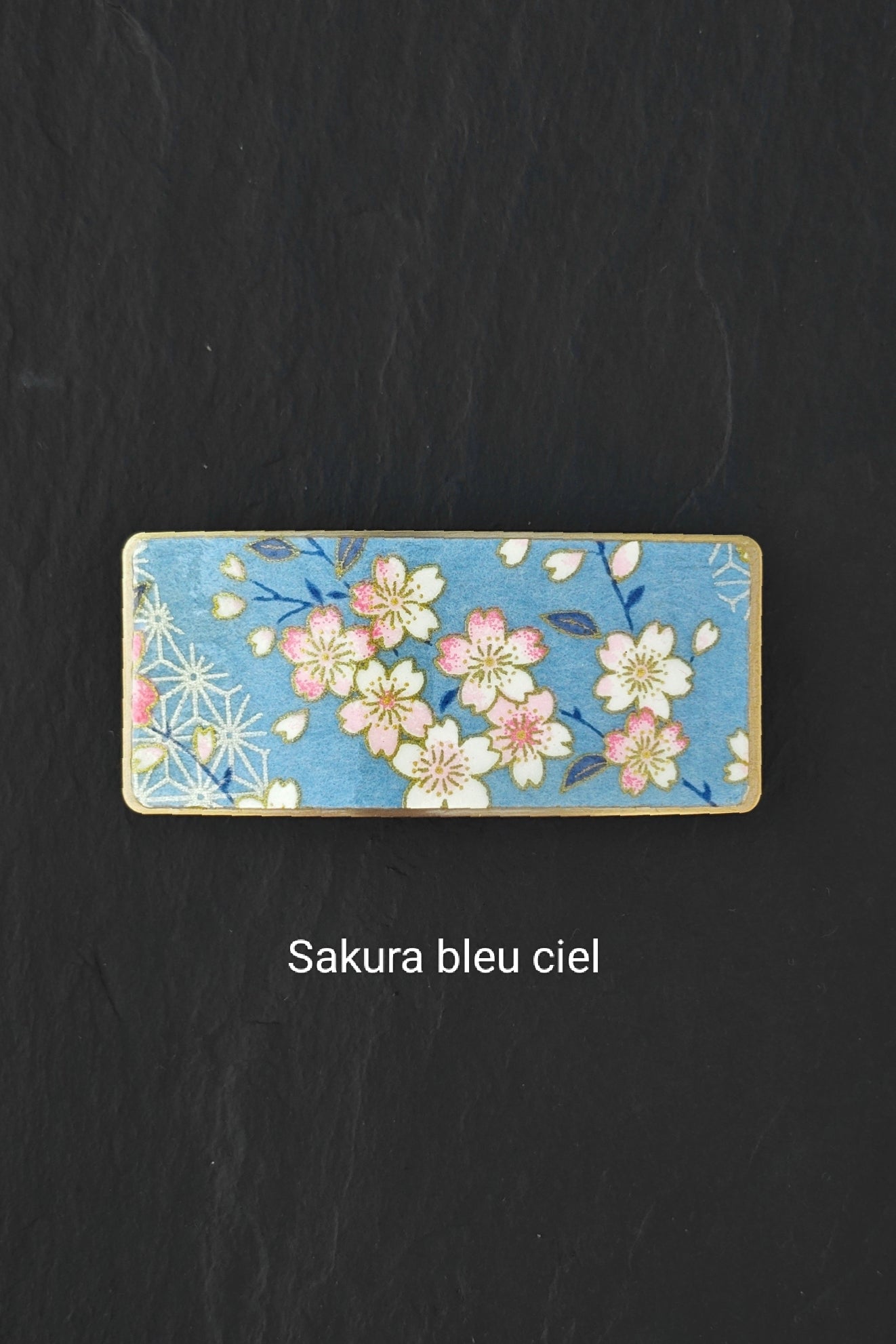 Barrette à cheveux bleue en métal doré et motifs japonais sakura