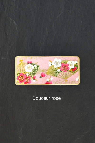 Barrette à cheveux rose pale en métal doré et motifs d'éventails japonais