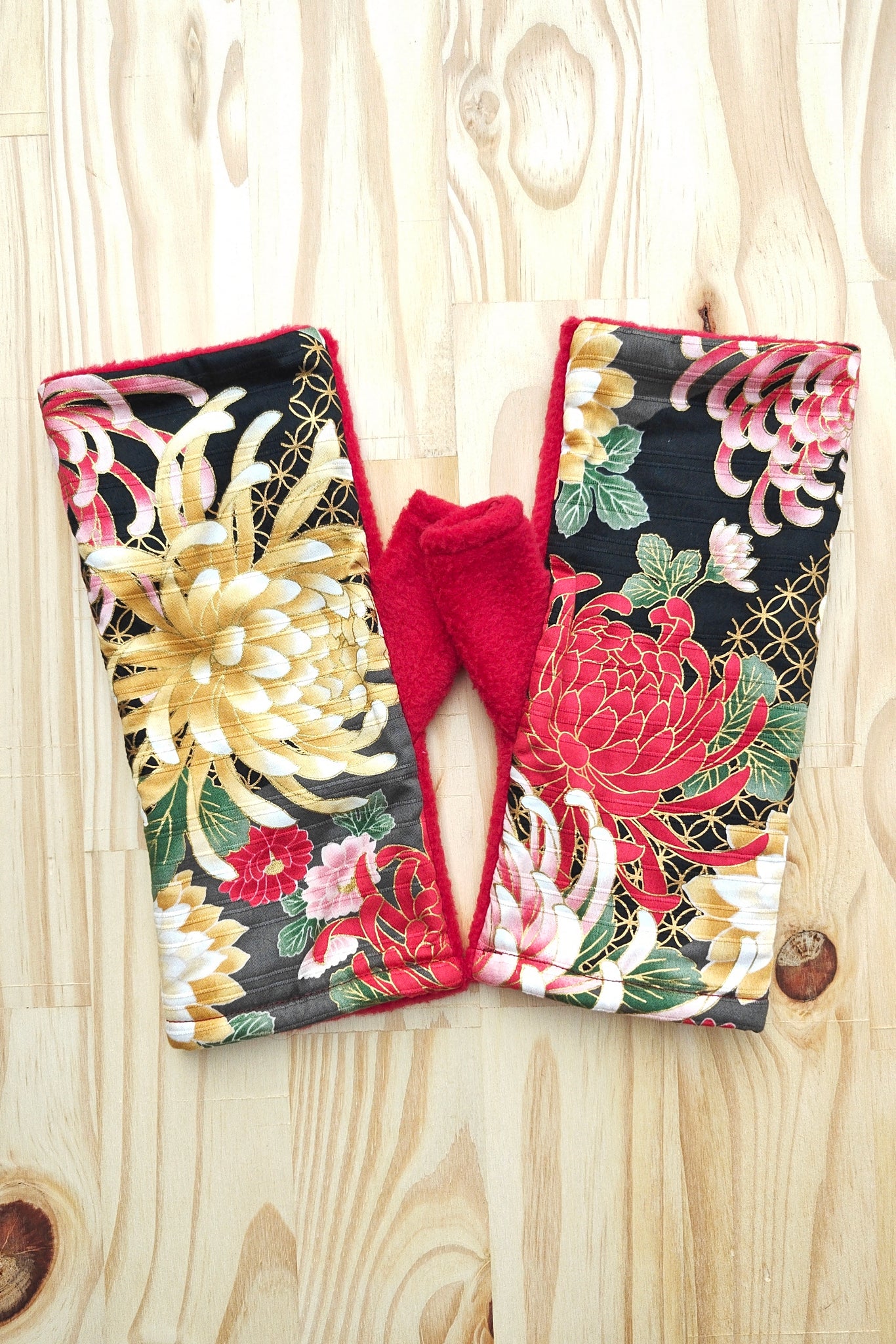 Mitaines KOYUKI Kiku rouge