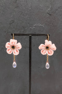 Boucles d'oreilles KANZASHI rose pale - Fleurs d'Ascenseurs