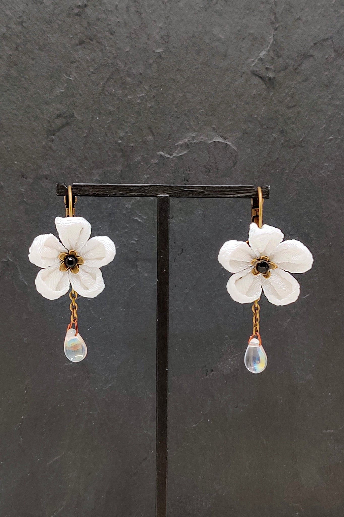 Boucles d'oreilles KANZASHI blanc - Fleurs d'Ascenseurs