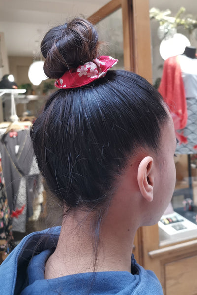 CHU CHU ! Sakura rouge, chouchou japonais pour cheveux - Fleurs d'Ascenseurs