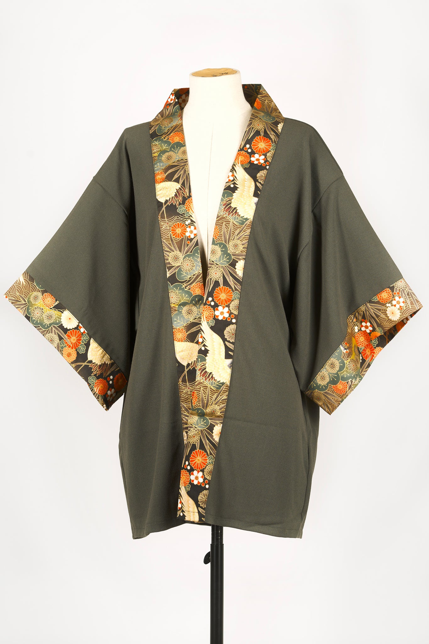Kimono HIME Grues dans les pins kaki - Fleurs D'Ascenseurs