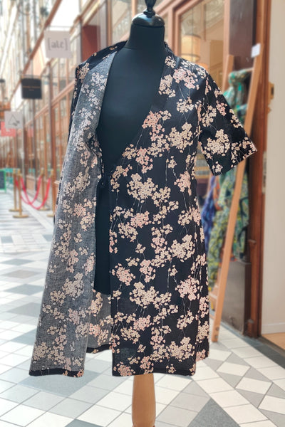 Robe japonaise YUKATA Sakura noir - Fleurs d'Ascenseurs