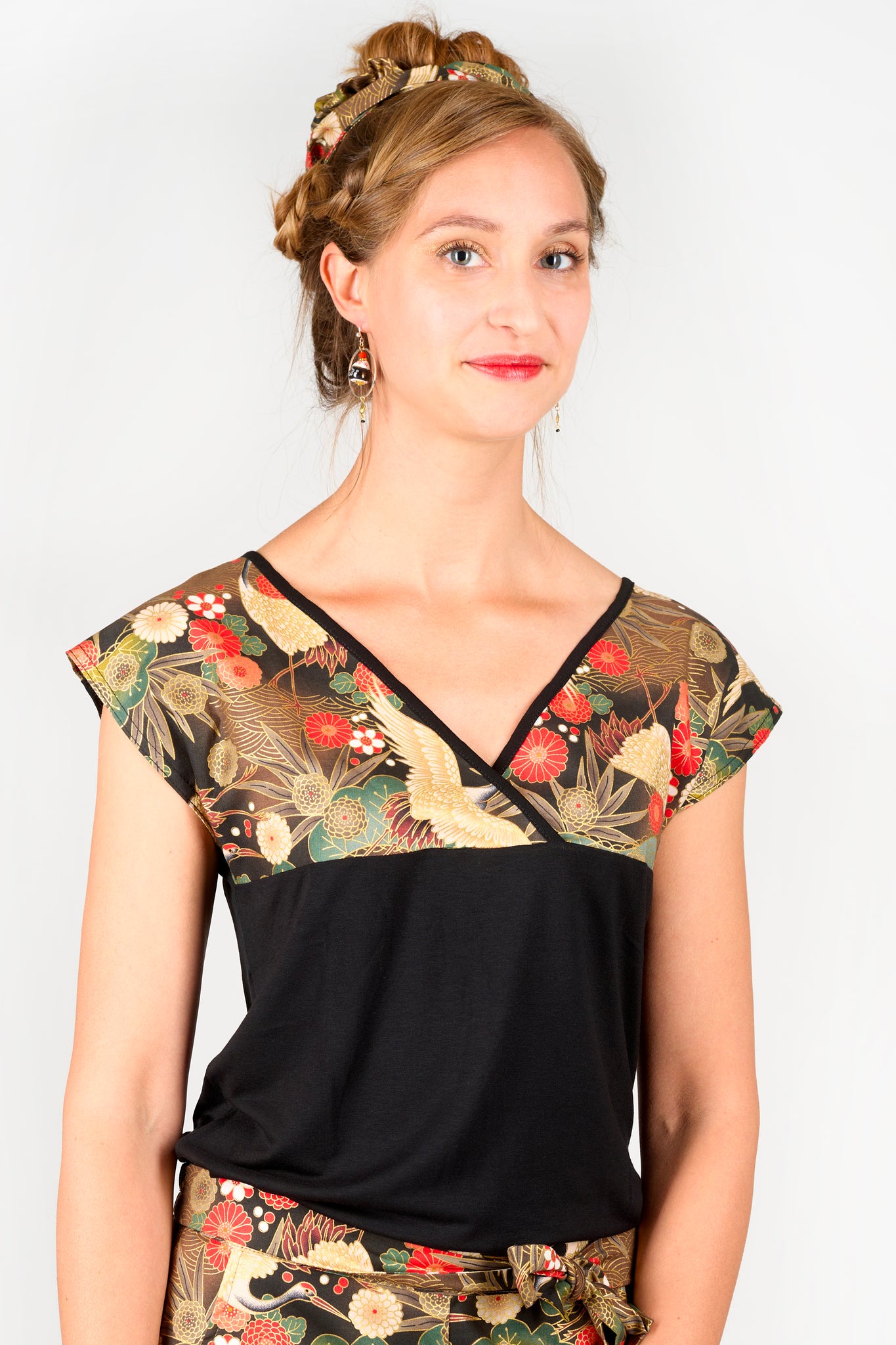 T-shirt NAOKO Grues dans les pins marron - Fleurs d'Ascenseurs